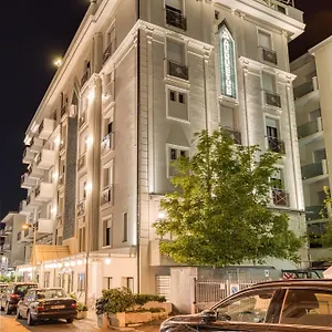 hotel-augustus-rimini.riccione-hotels.org/